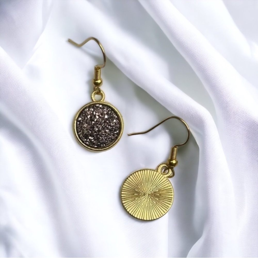CIRCULAR GLITTER HANGING EARRING, GOLD SETTING, SHIMMERY COCO GLITTER - Picture 3 of 11